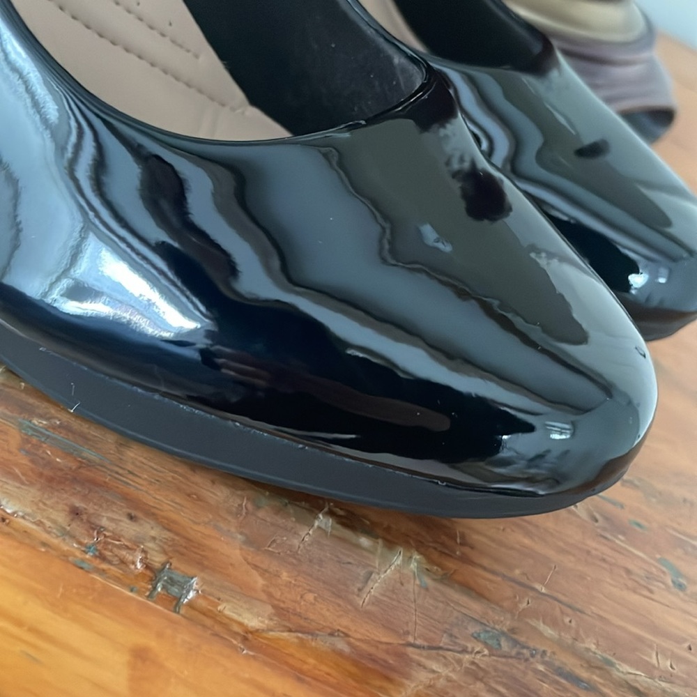 Clarks Glossy Black Heels - Picture 8 of 8